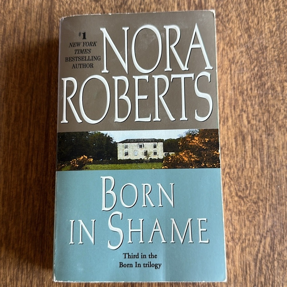 Nora Roberts Born In trilogy - Picture 5 of 6